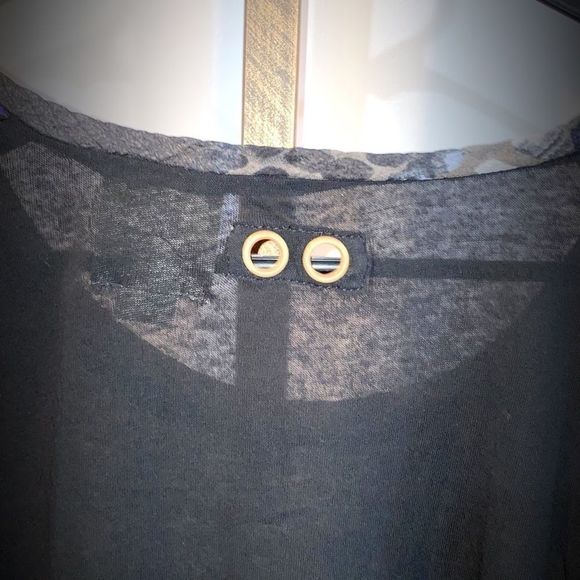 NWT Line and Dot short sleeve multicolor top - Picture 3 of 10